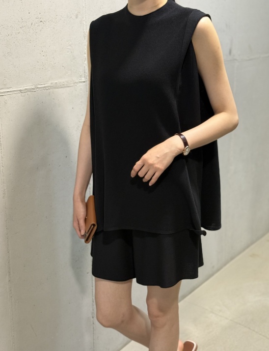 홀가먼트 리노스 플로우 훌 나시