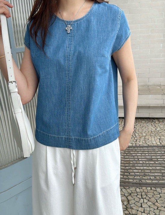 라운드넥 데님 블라우스