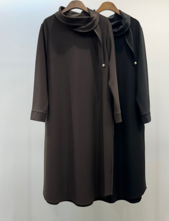 ​​루프 터틀넥 기모원피스